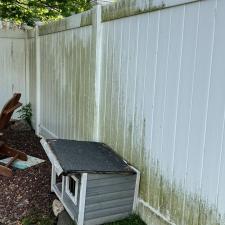 Vinyl-siding-fence-washed-and-restored-to-like-new-in-Ridgewood-NJ 0